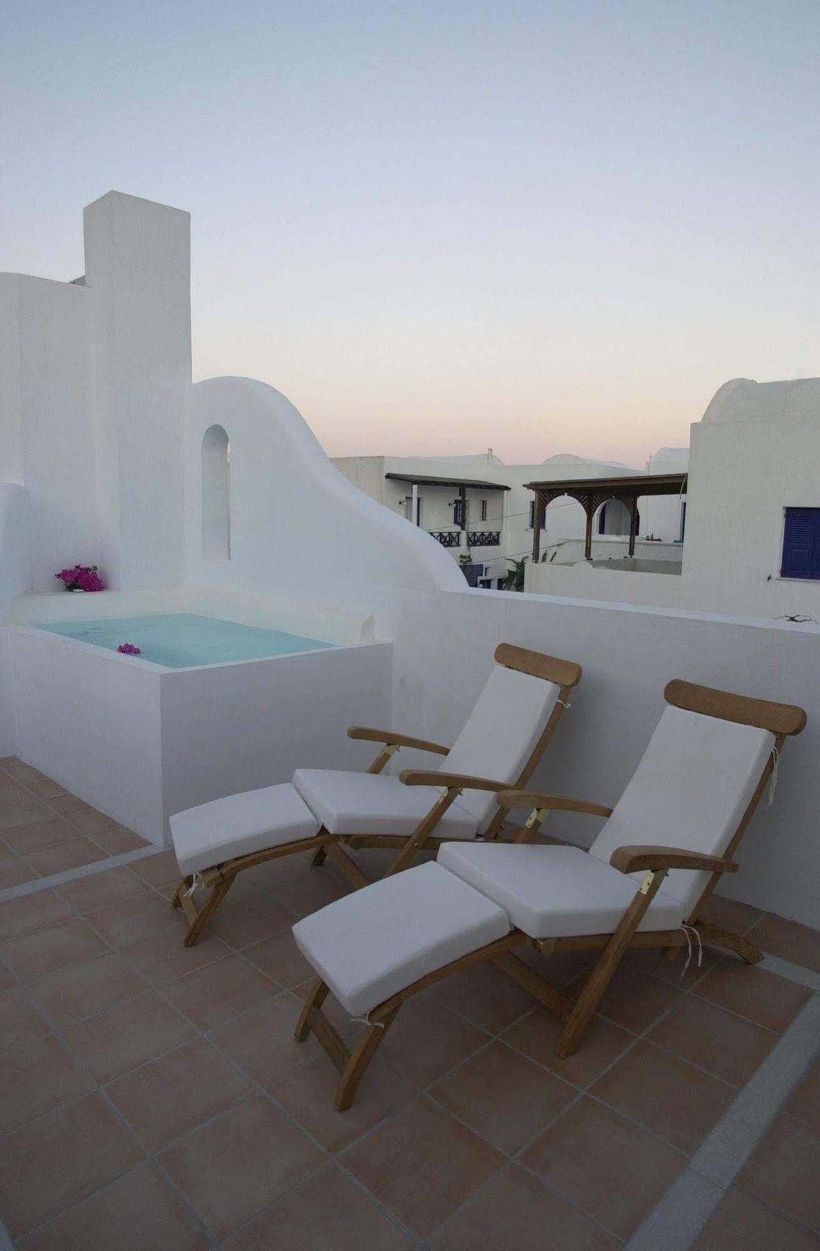 Meltemi Suites Perissa  Exterior foto
