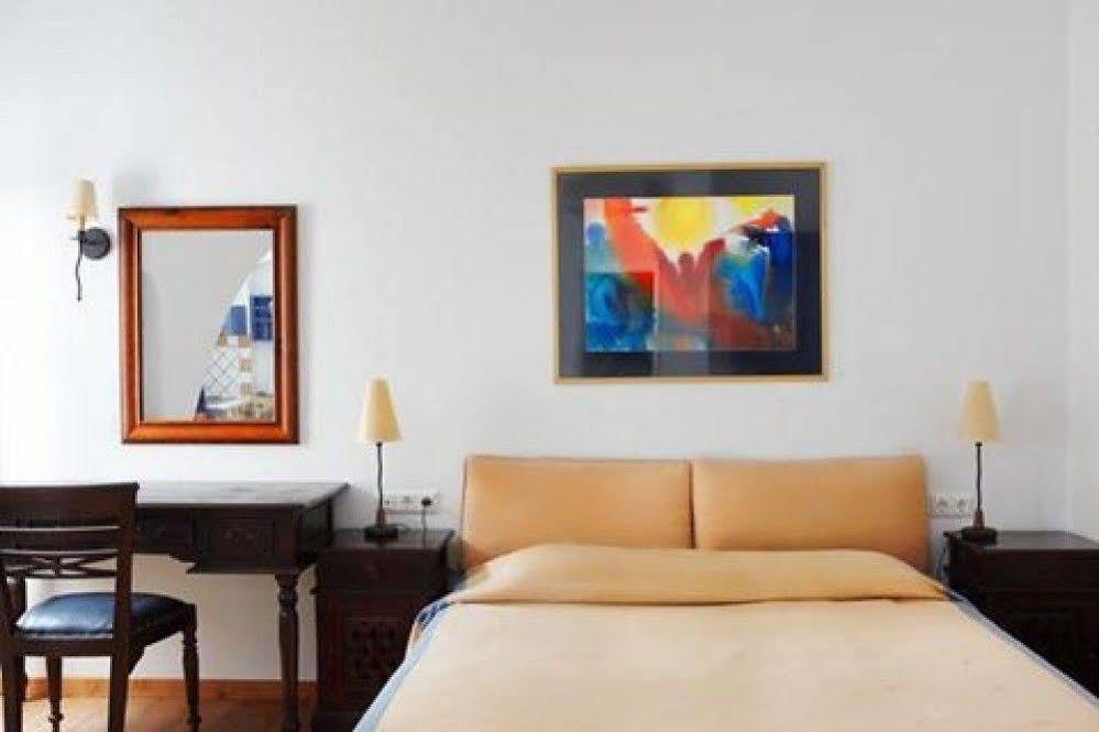 Meltemi Suites Perissa  Exterior foto